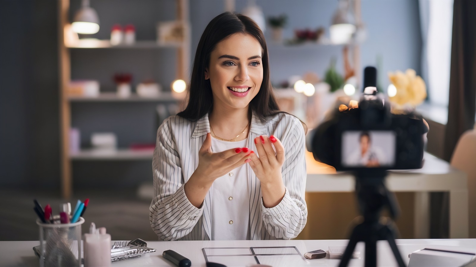 Digital Marketing With Explainer Videos : The Secret Attention Magnet